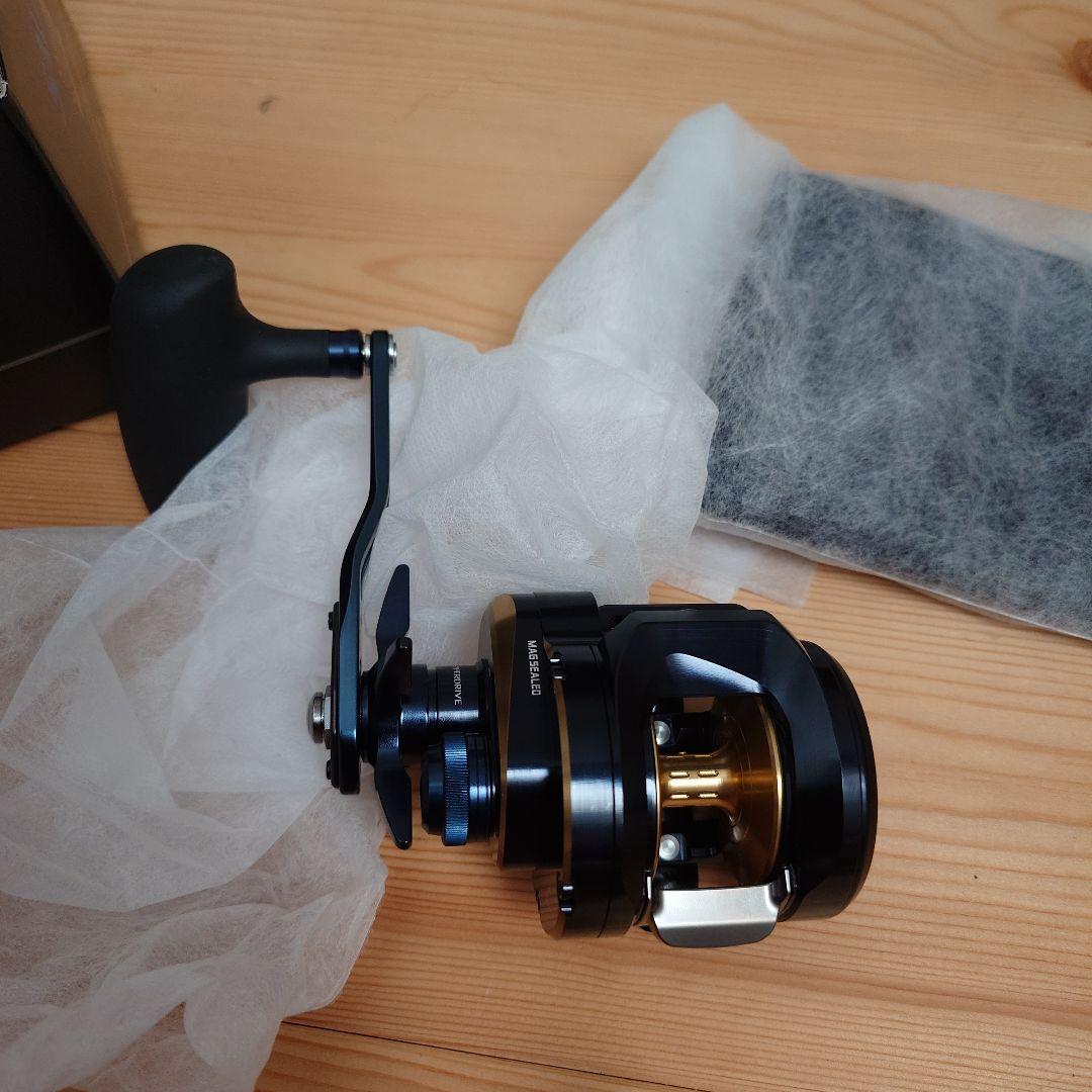 25ソルティガ 300HL 左ハンドル 300HL