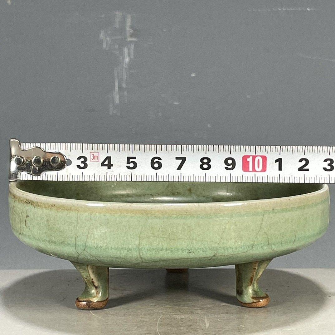 宋汝磁器の3つの足の筆洗をきます  文房 置物 景徳鎮 陶磁器 工芸品 美術品