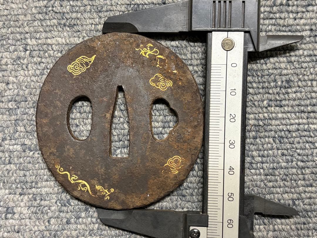 武具　刀　つば　鍔　模様あり