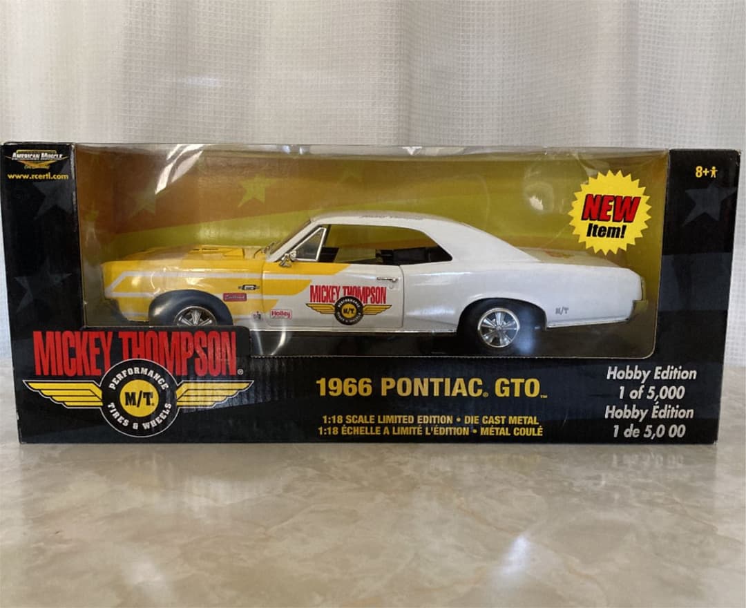 ダイキャスト　1/18 1966 M/T PONTIAC GTO 未開封　レア