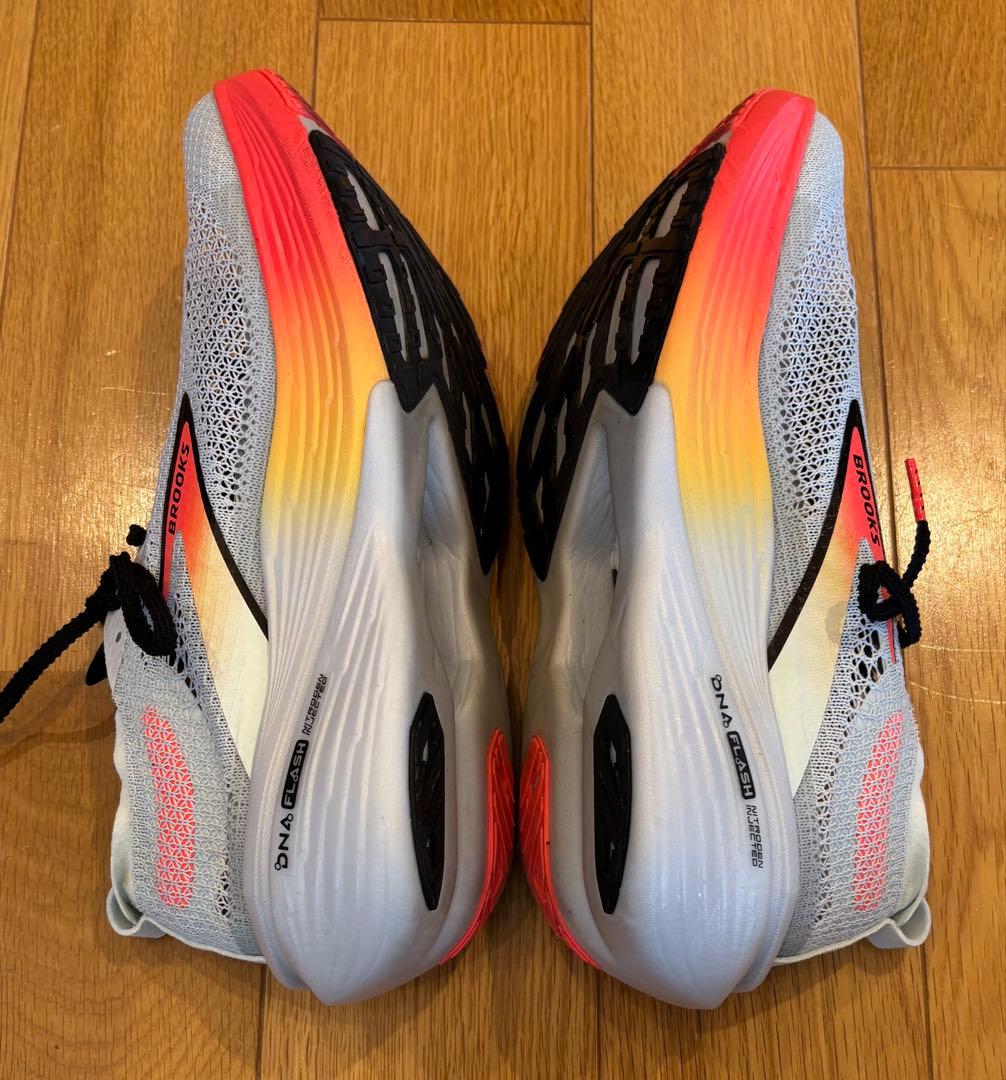 BROOKS ブルックス　Hyperion Elite 4 25.5cm