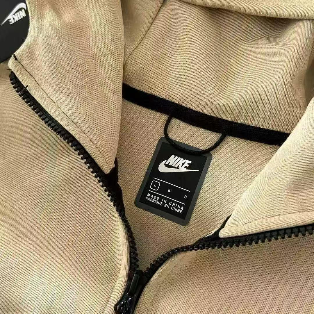 Nike ジャージ上下セット mサイズ