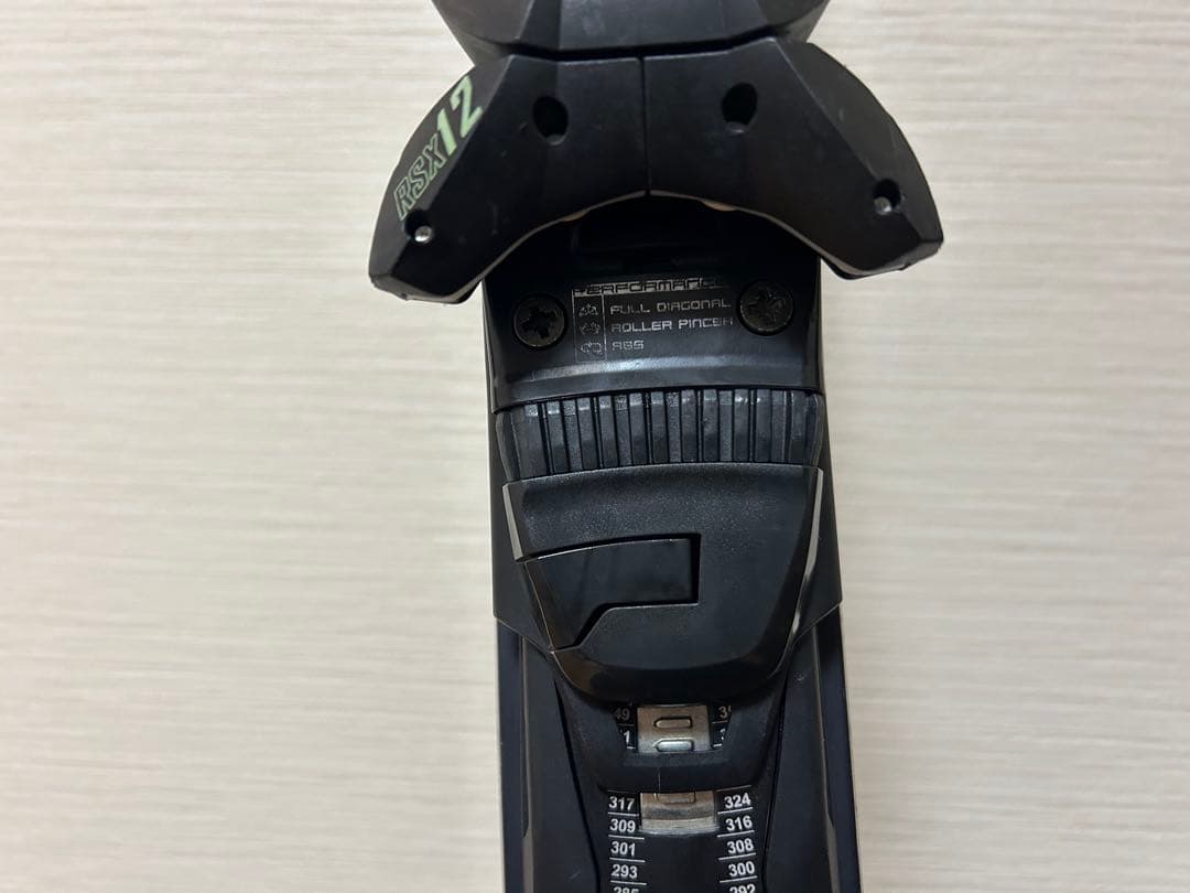 Fischer F19 スキー板 黒/緑 ビンディング付き