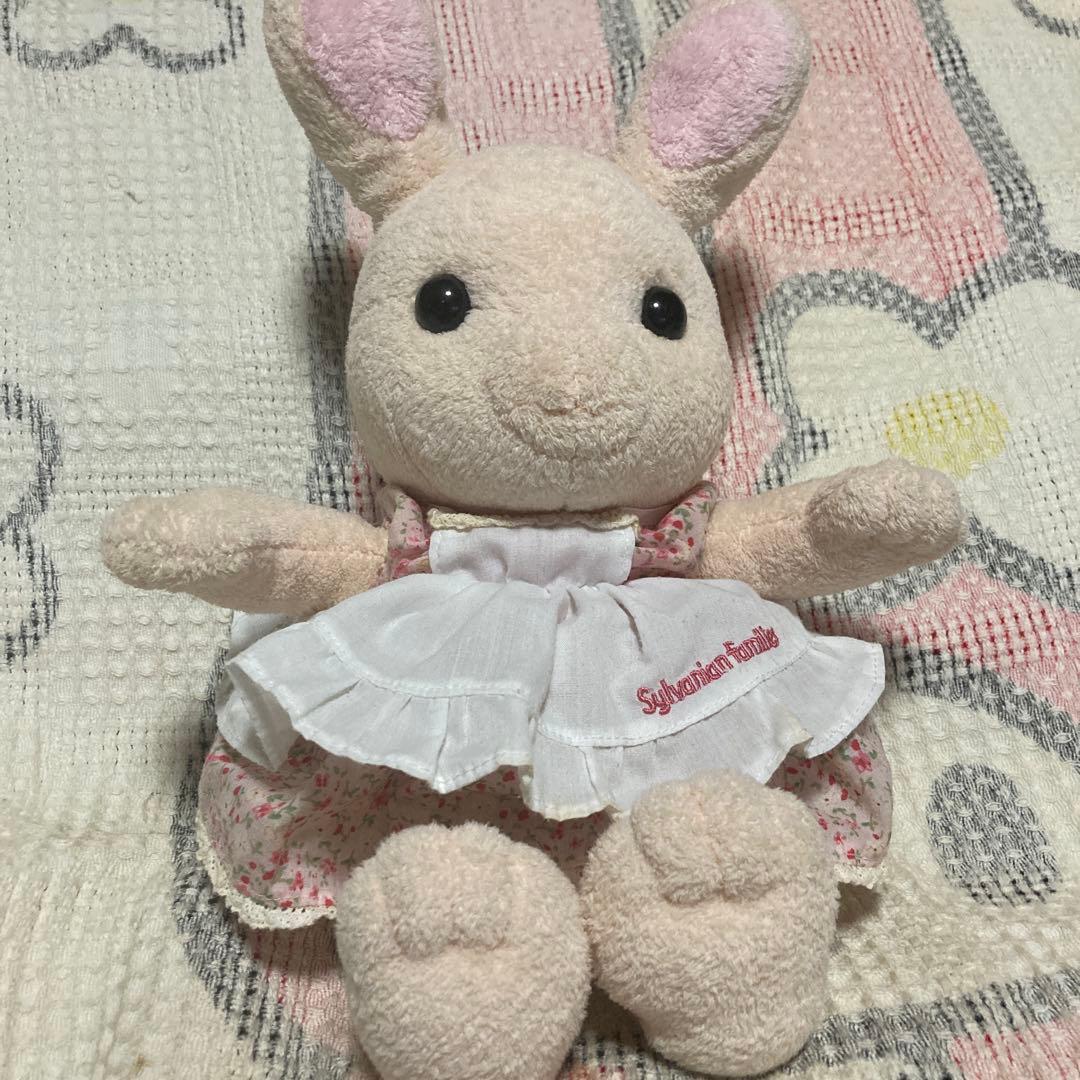 シルバニアファミリー　みるくウサギ　ぬいぐるみ　Mサイズ　中古品