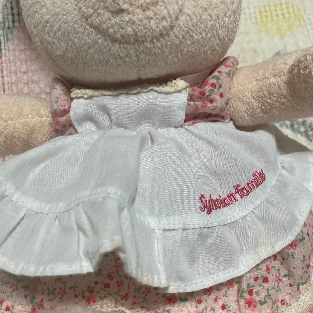 シルバニアファミリー　みるくウサギ　ぬいぐるみ　Mサイズ　中古品