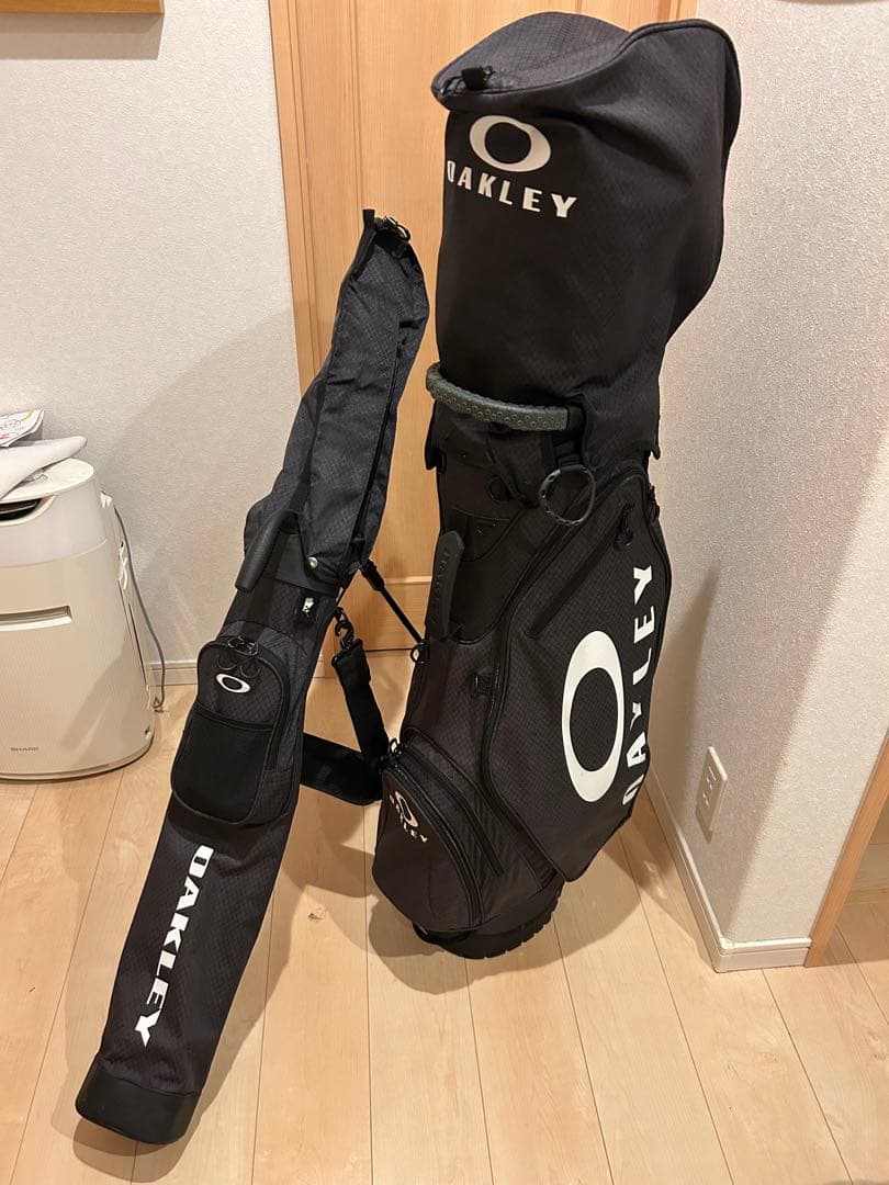 オークリー美品　キャディバッグとセルフスタンドのセット