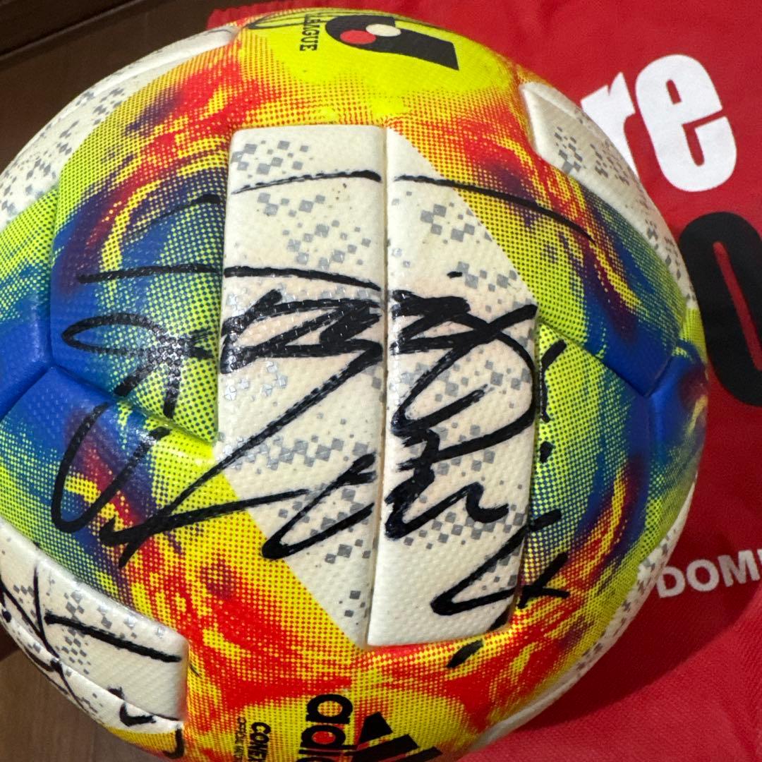サッカーボール　コンサドーレ札幌　サイン入り