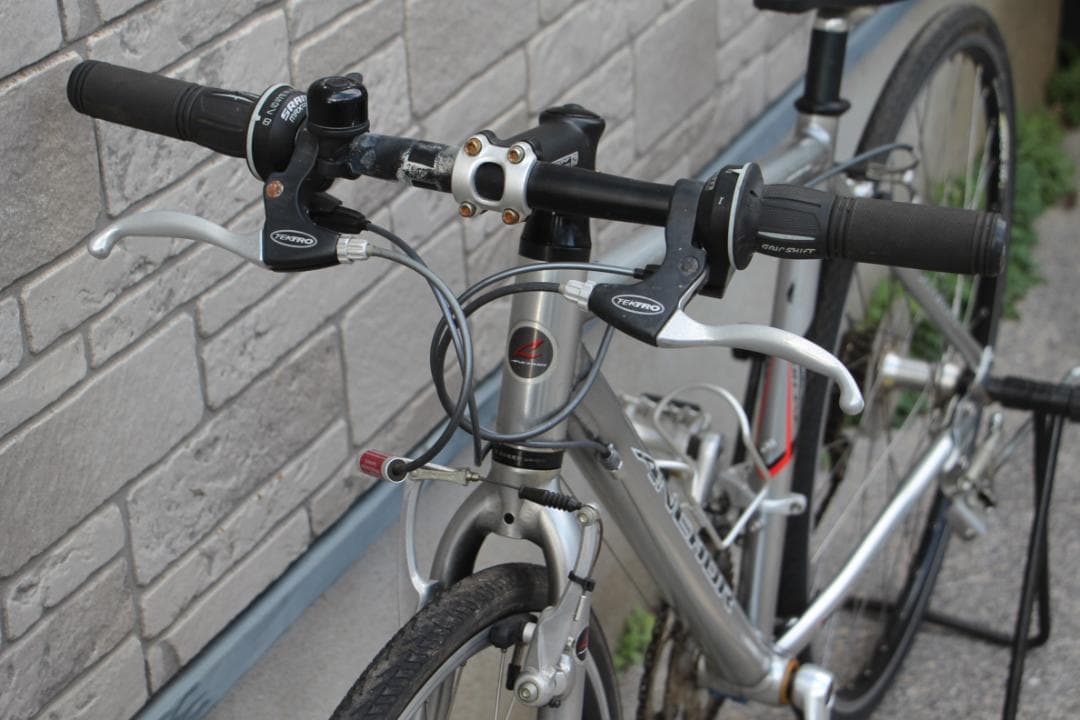 引き取り限定♪ANCHOR♪CA700♪アンカー♪通勤通学に人気クロスバイク♪