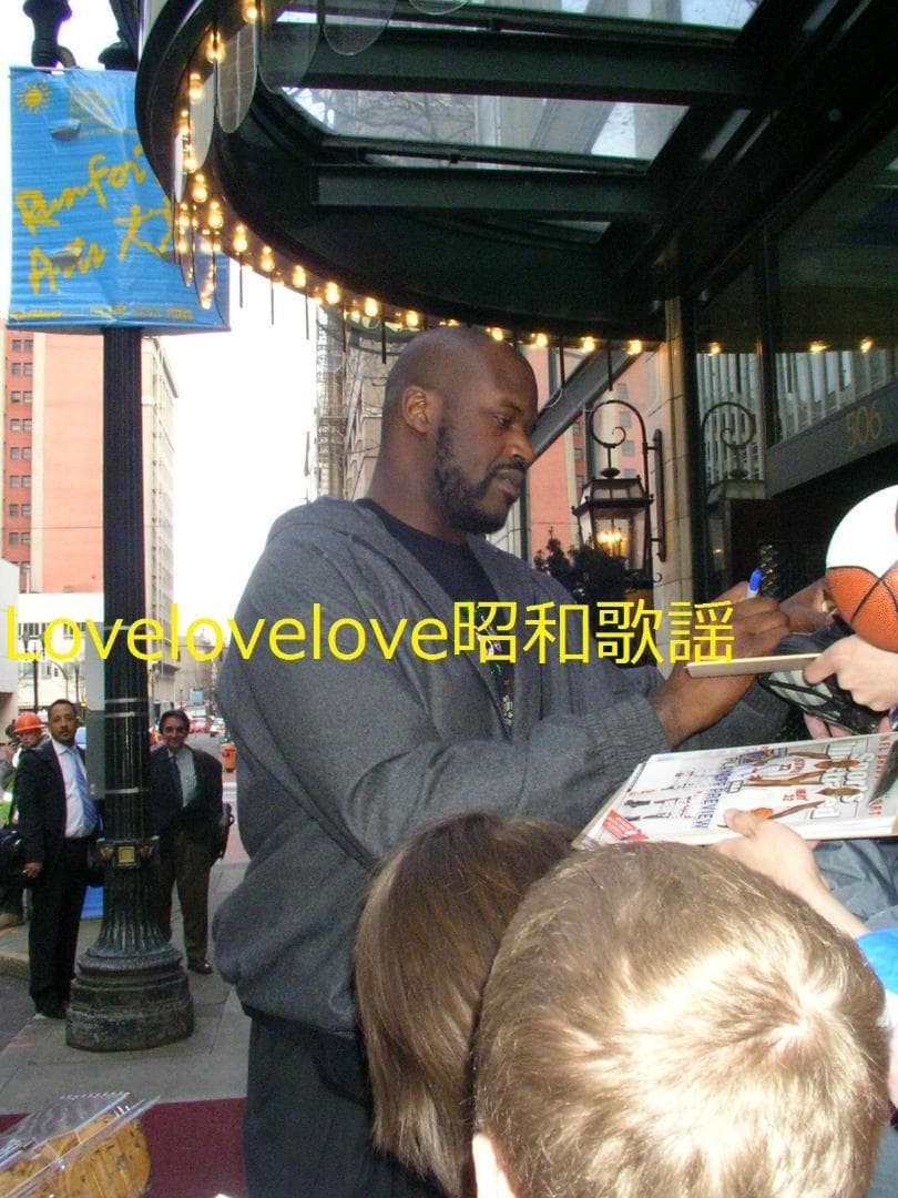 ◆NBAスーパースターSHAQシャキールオニール直筆サイン＆フィギュア珍品印刷物