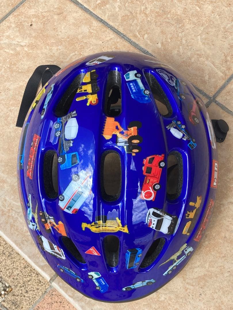 トミカ　自転車　16インチ　ヘルメット&プロテクター付