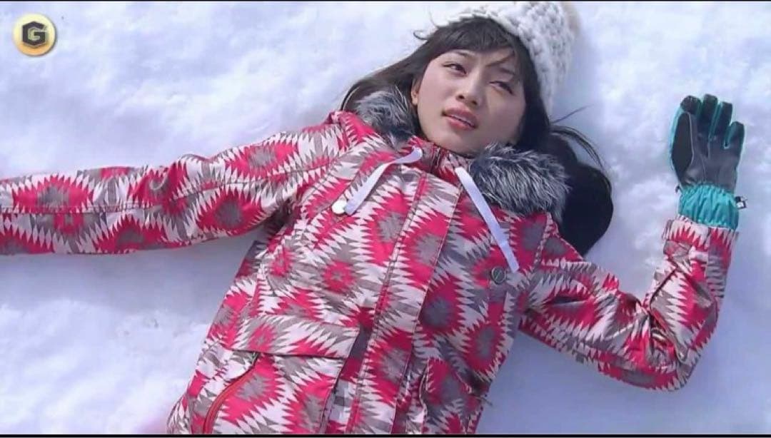 川口春奈着用　ボンファイア　スノーウェア