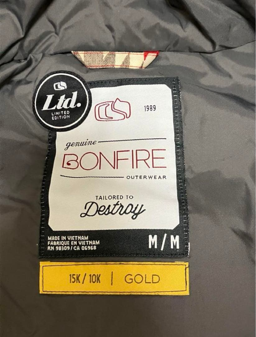 川口春奈着用　ボンファイア　スノーウェア