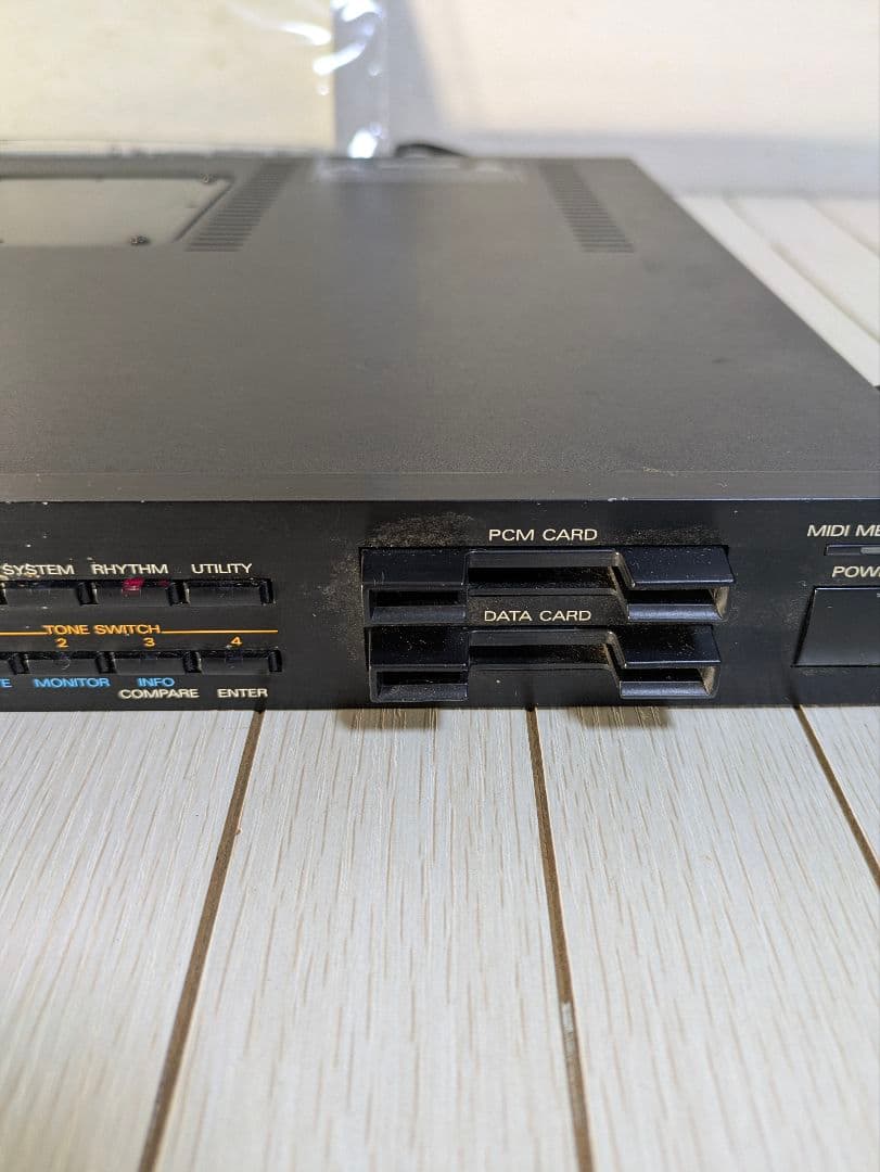 Roland　JV-880　シンセサイザ　モジュール　取扱説明書付き