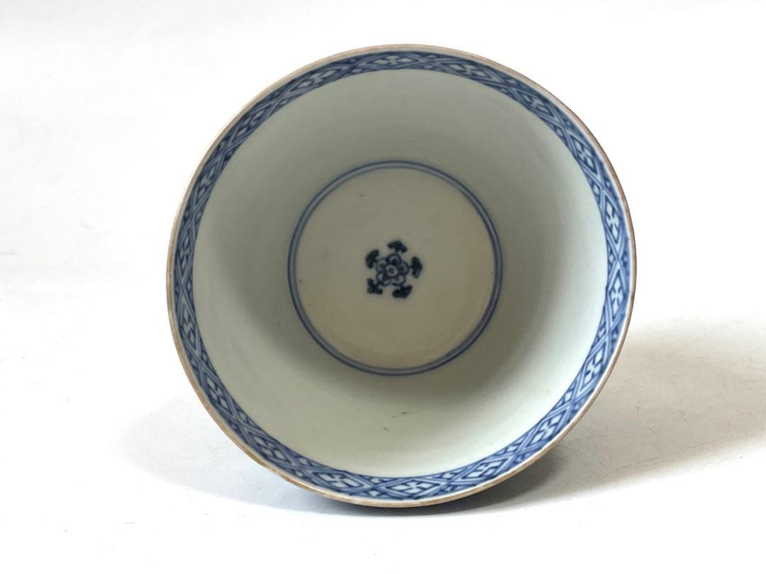 骨董　アンティーク　古伊万里　色絵　梅文様　蕎麦猪口　渦福　大ぶり