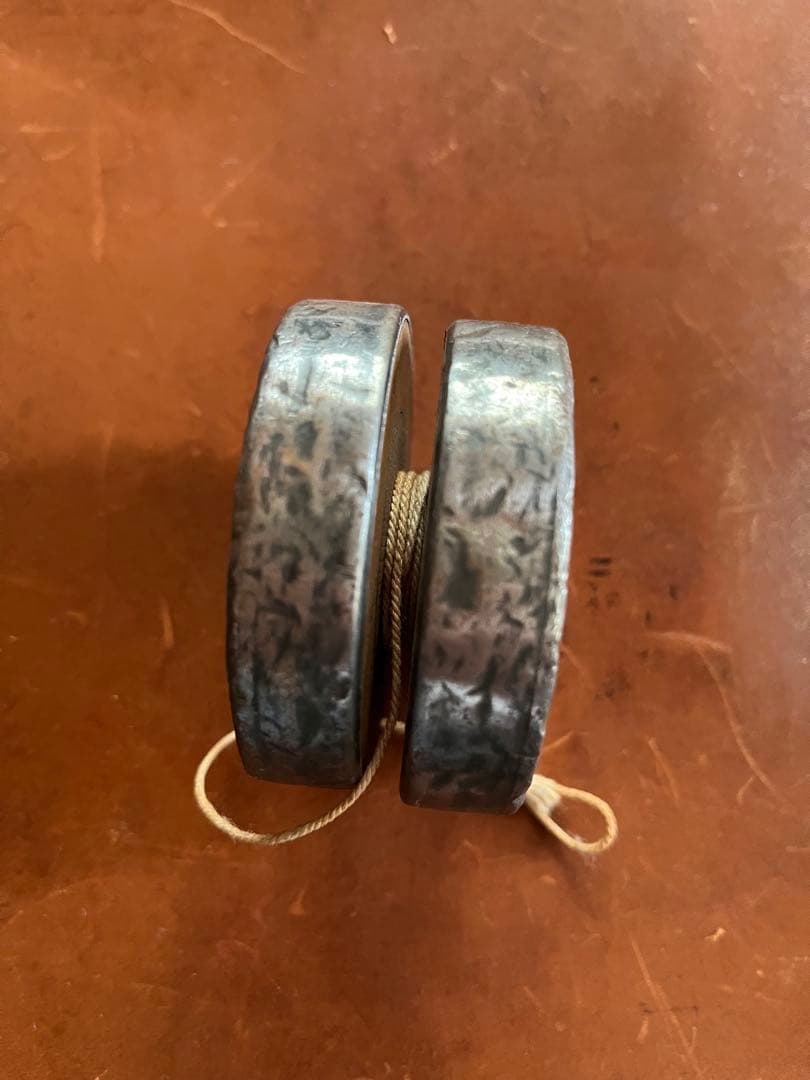 クラシックな手作り感あるヨーヨー。