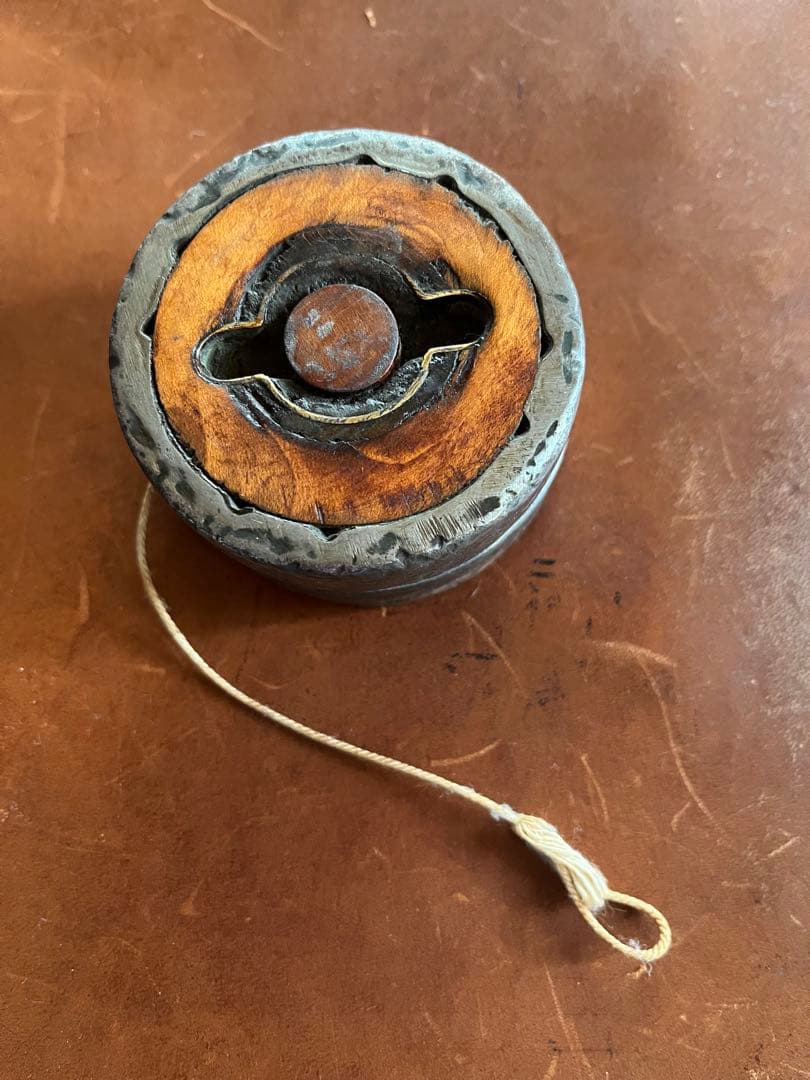 クラシックな手作り感あるヨーヨー。