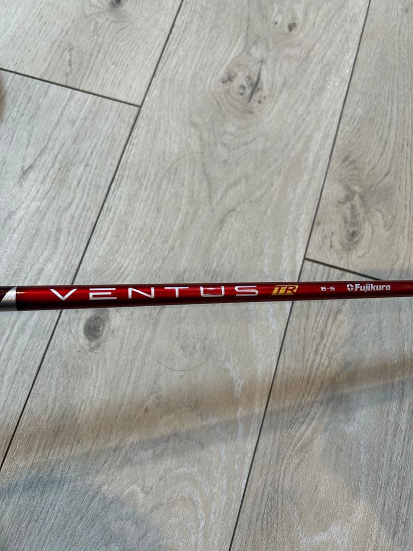 Qi10ドライバー9.0度　カスタムシャフト　ベンタスTRレッド6S