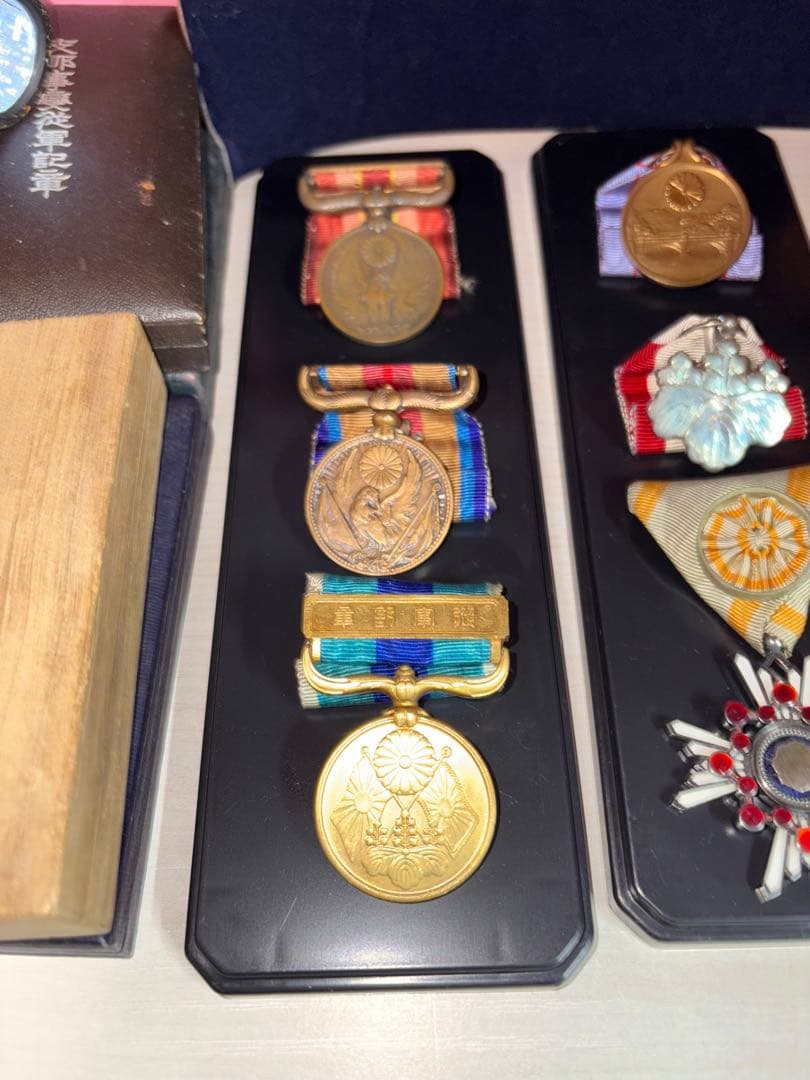 最後の写真をご覧ください。　勲章セット・バラ販売可•要相談《バラ購入価格相談品》