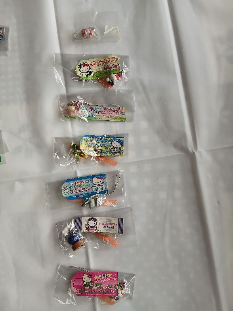 ハローキティストラップまとめ売り 61個