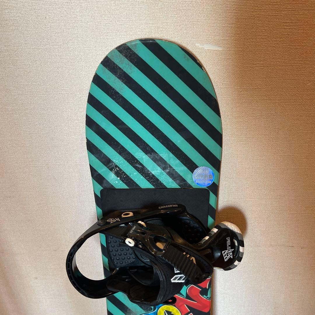 子供用　スノーボード 青黒ストライプ バインディング付き