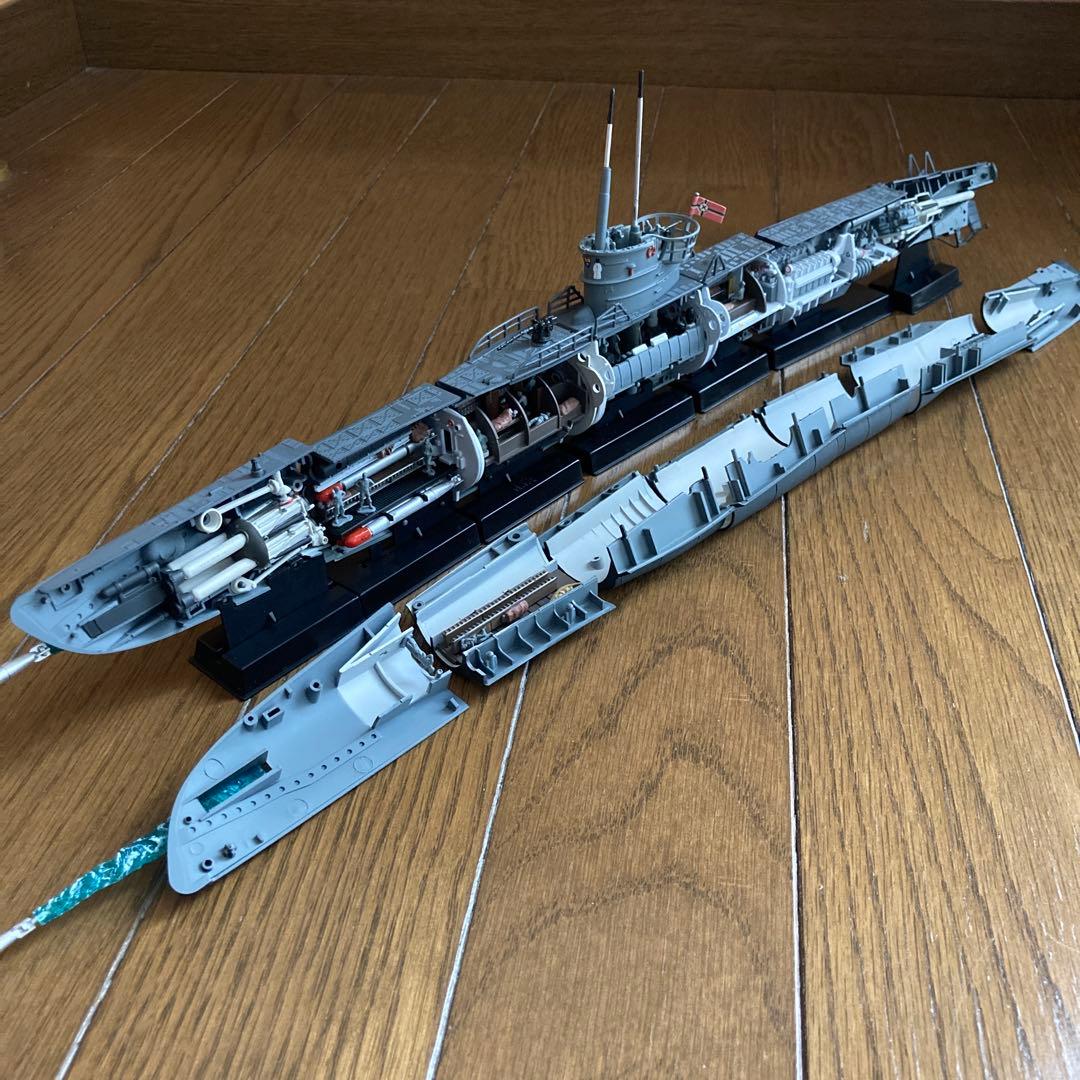 タルガ　高密度模型U-ボート迷彩モデル1/144潜水艦内部構造付き