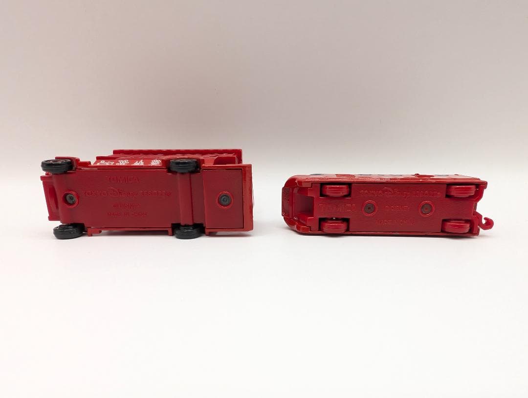 最終値下　トミカ　ディズニー　トイ・ステーション　グランドオープン　レッドカラー