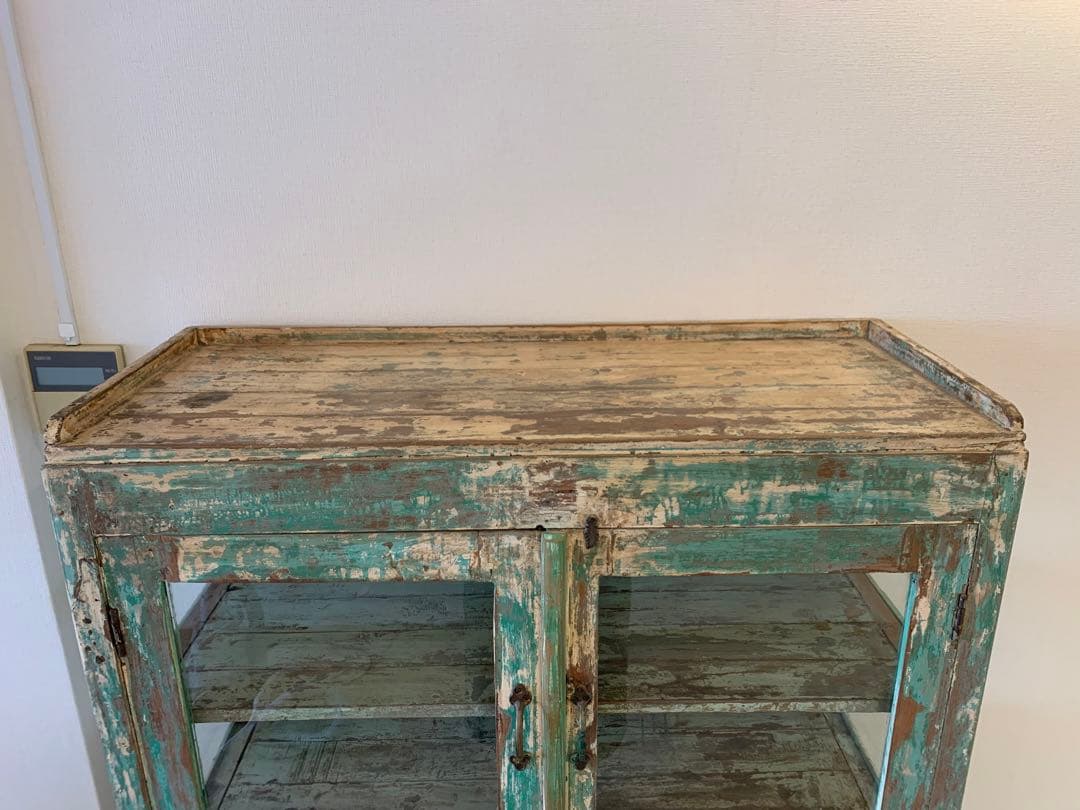 アンティークキャビネット 希少カラー　グリーンペイント　年代物　ビンテージ家具