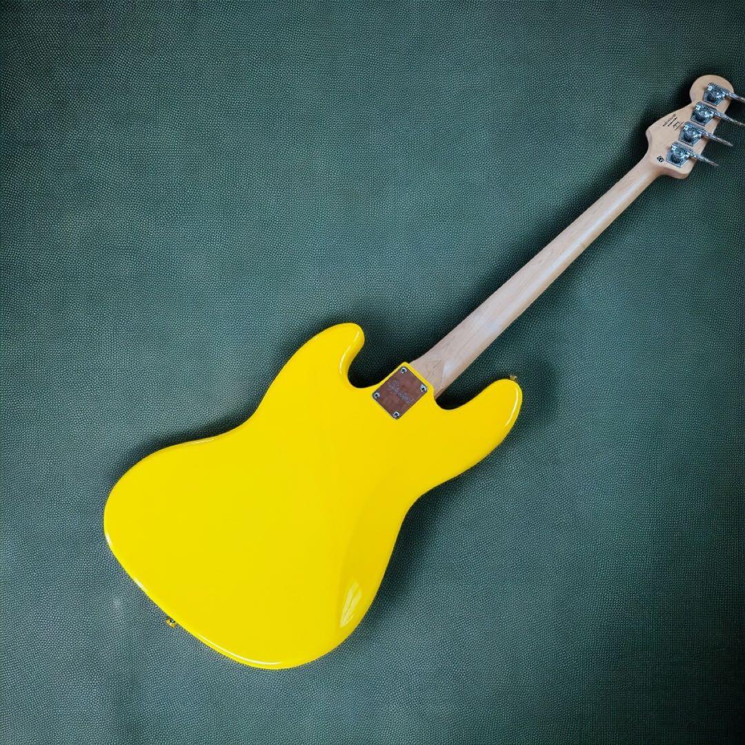 Squier スクワィア　Affinity JAZZ BASS