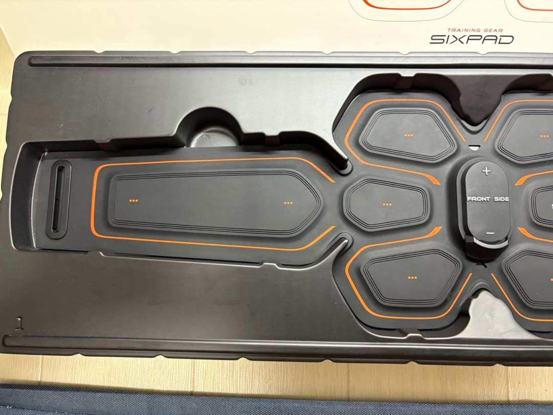 【美品】新品パッド付　SIXPAD アブズベルトS/M/L