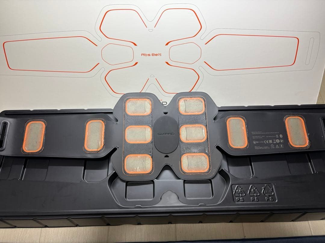 【美品】新品パッド付　SIXPAD アブズベルトS/M/L