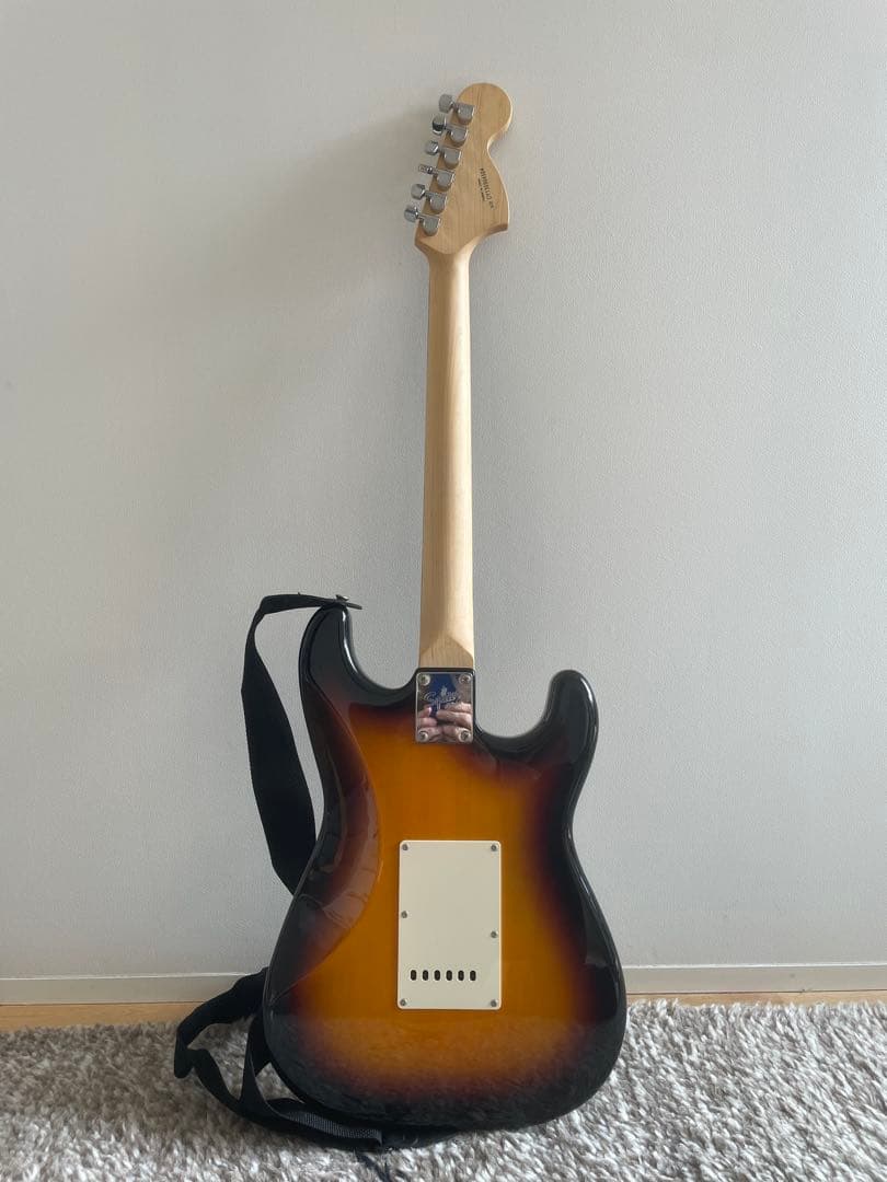 超美品　Squire by FENDER レフティー　ストラト　サンバースト