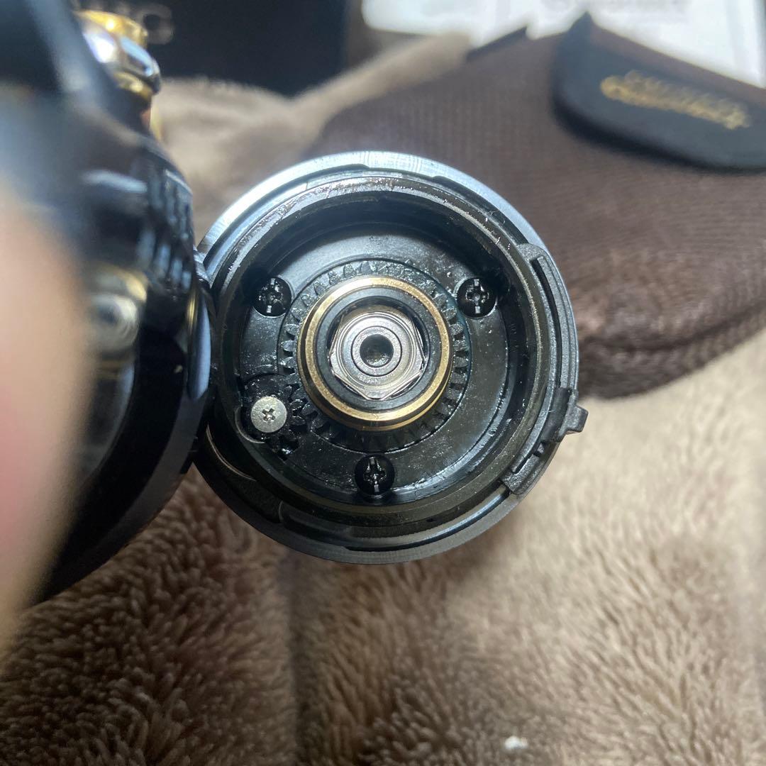 【美品】シマノ 24カルカッタコンクエストシャローエディション31HG(左巻き)