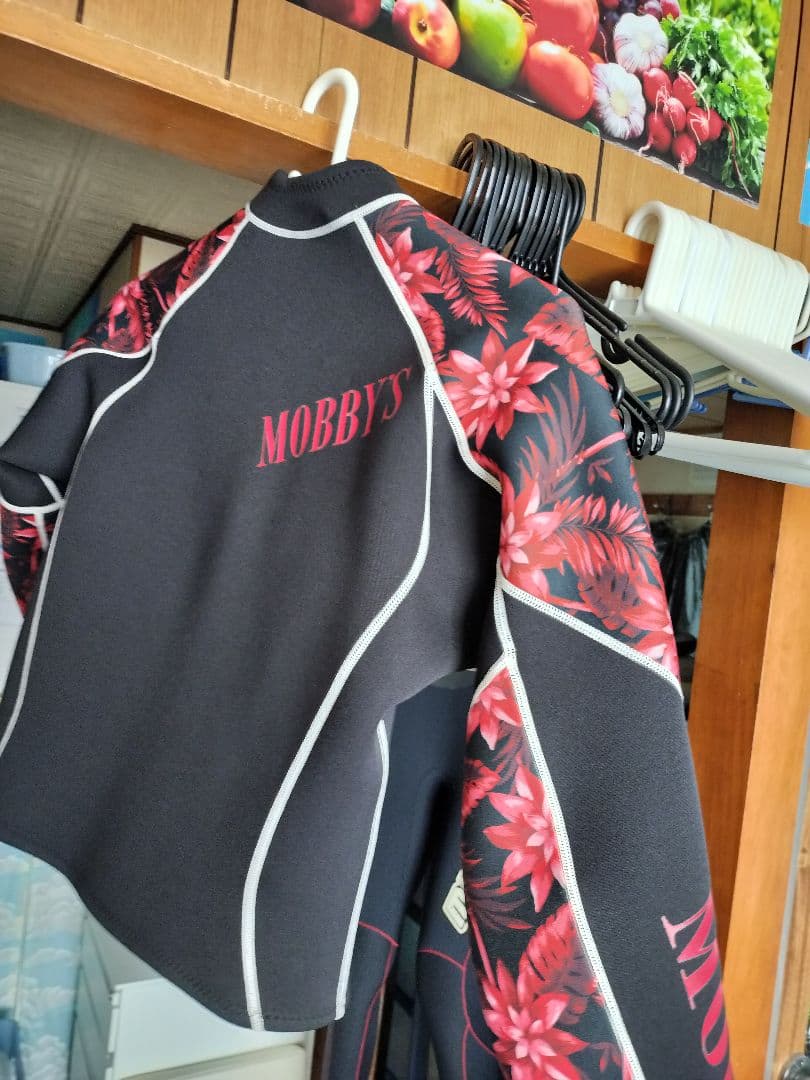 MOBBY'S 花柄 フルスーツ上下セット。