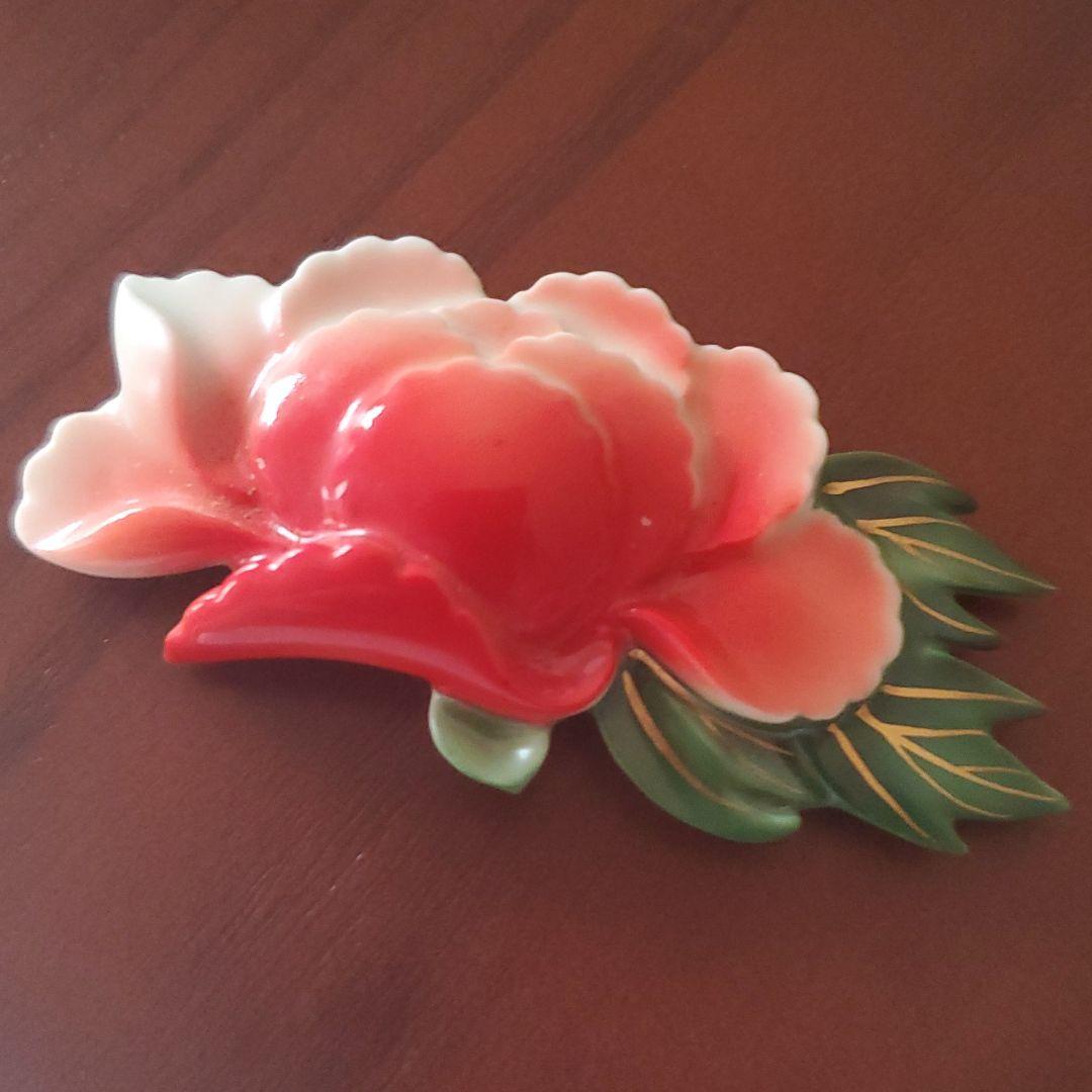 古い陶器の帯留　牡丹