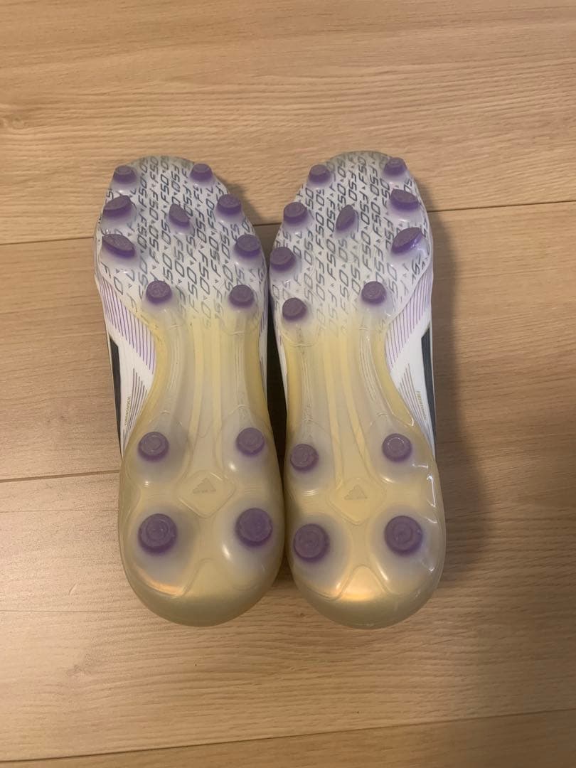 adidas F50 サッカーシューズ ホワイト/パープル/ブラック