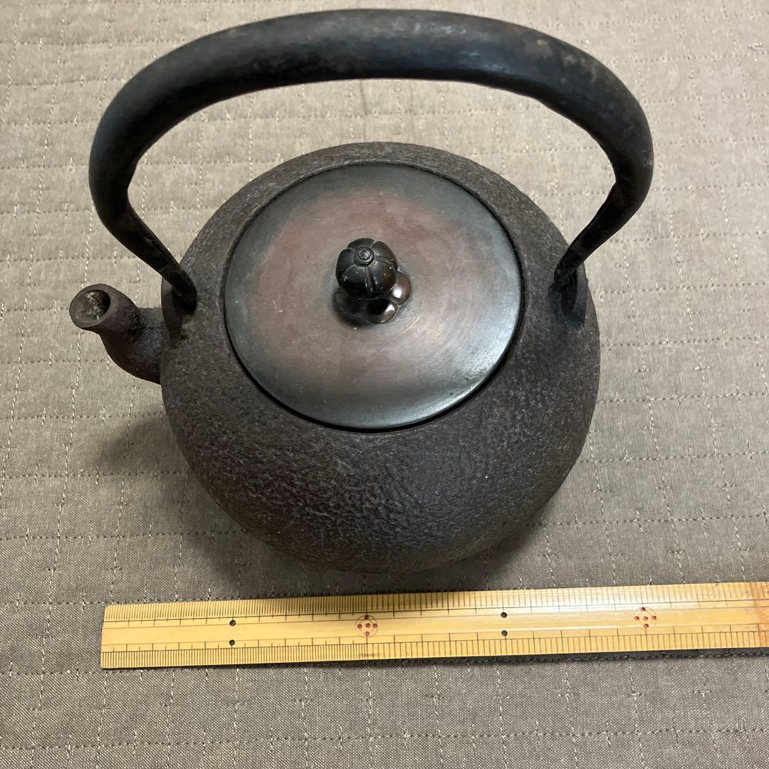 鉄瓶 蓋付き　龍文堂