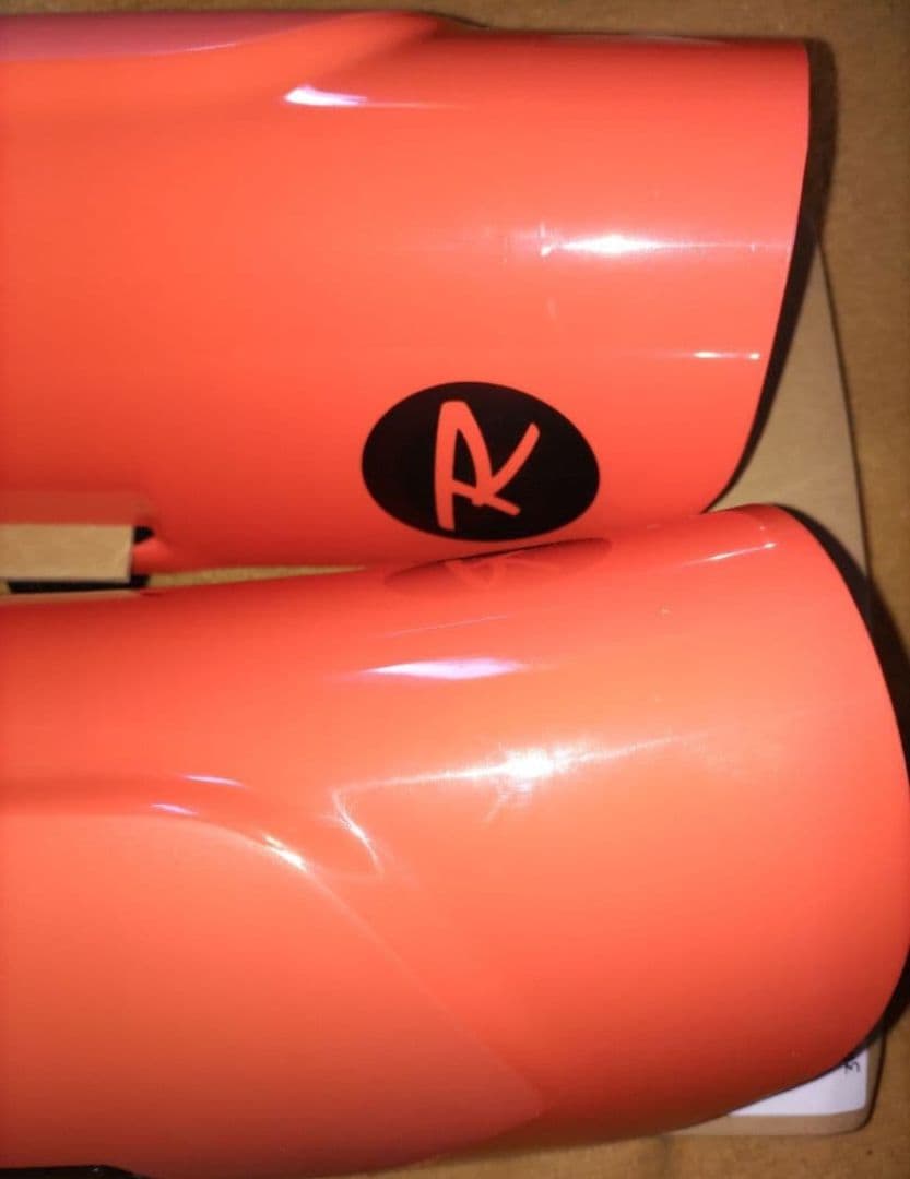 新品未使用 ロシニョール ROSSIGNOL レガース シンガード