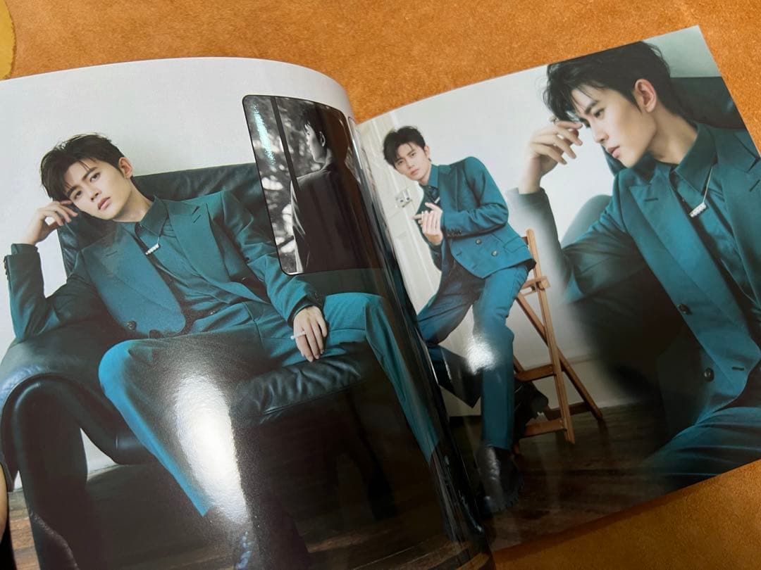 2023(二)アレン・レン（任嘉倫）個人写真集　正方形32p ALLEN写真集