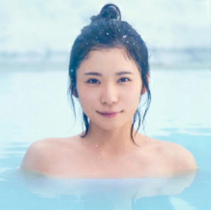 松岡茉優  露天風呂編Ｂ0特大ポスター 行くぜ東北◆しあわせがぜんぶ、あったか。