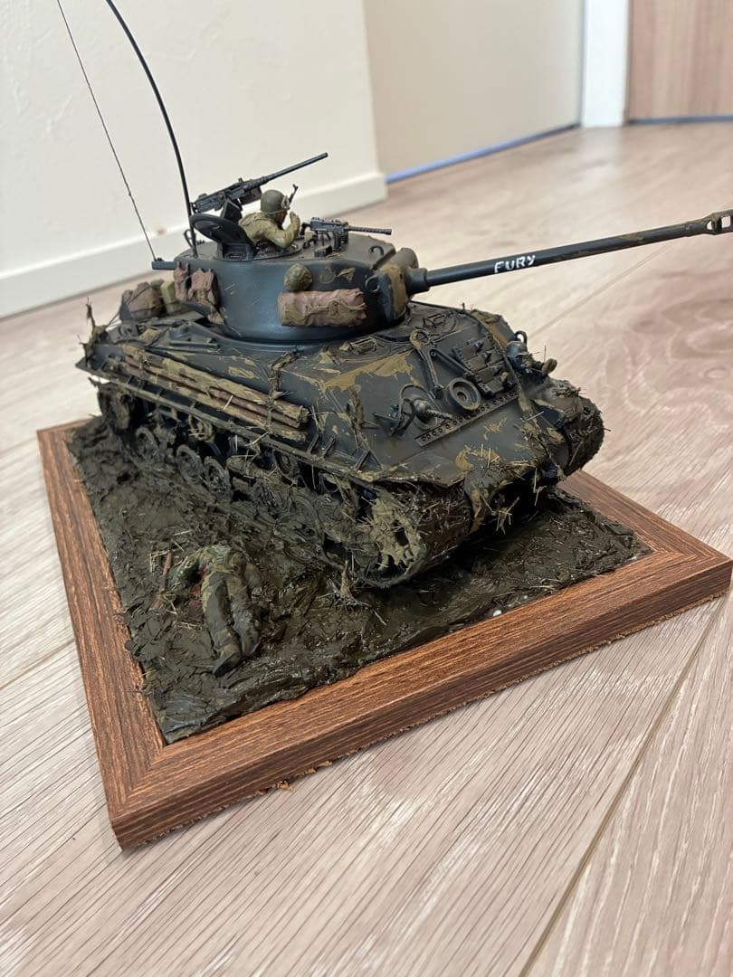 映画FURY風　シャーマン戦車　M4A3E8 完成塗装済