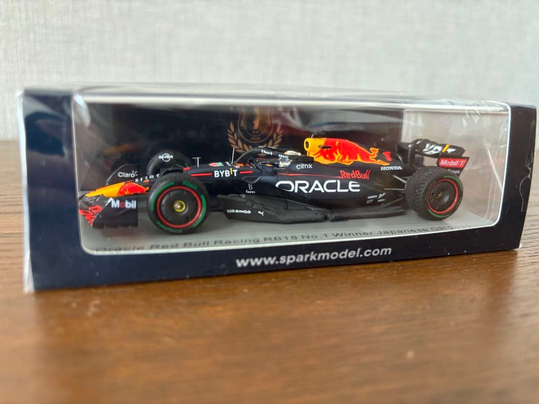 F1日本GP2022 Winner/Mフェルスタッペン/スパークミニカー1/43