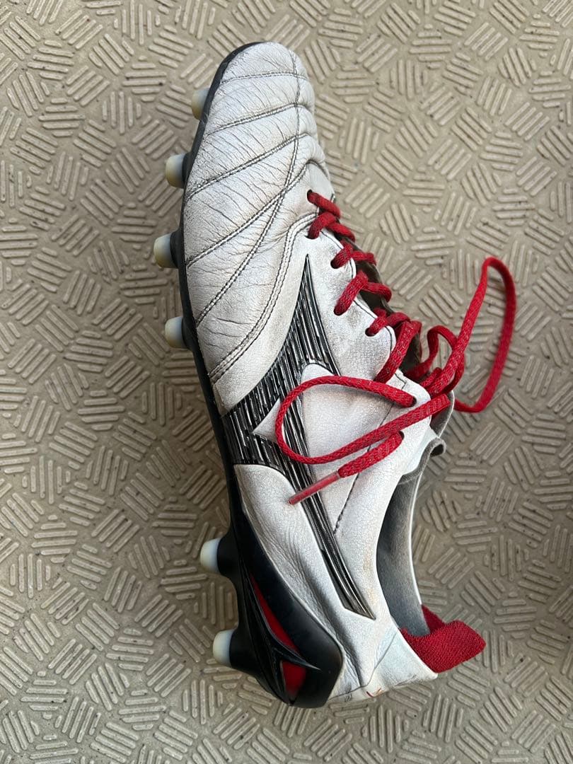 ササッカースパイクモレリア3 ホワイト/レッド