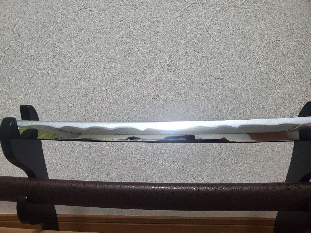 黒色と茶色のツートン刀