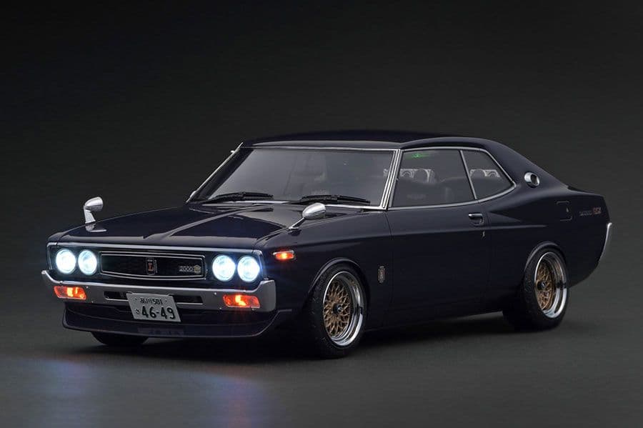 イグニッションモデル 1/18 Nissan Laurel 2000SGX