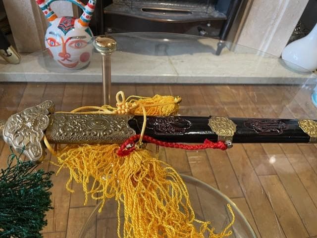 装飾的な日本刀