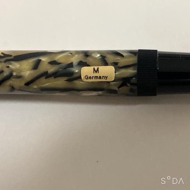 【べる】モンブラン 万年筆 オスカーワイルド 世界限定2万本 18K