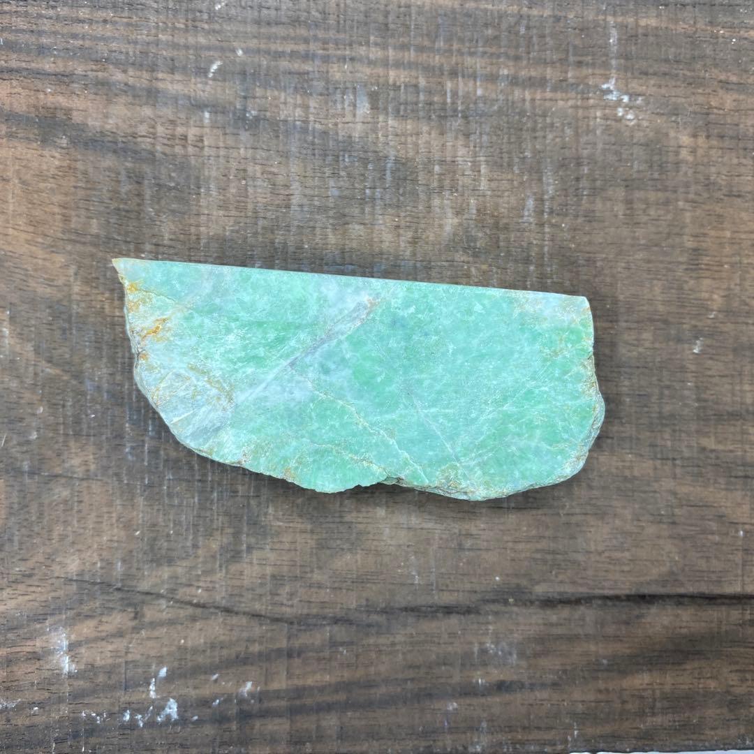 【1493】糸魚川産　翡翠　極上緑　70g　天然石　ヒスイ　宝石　パワーストーン