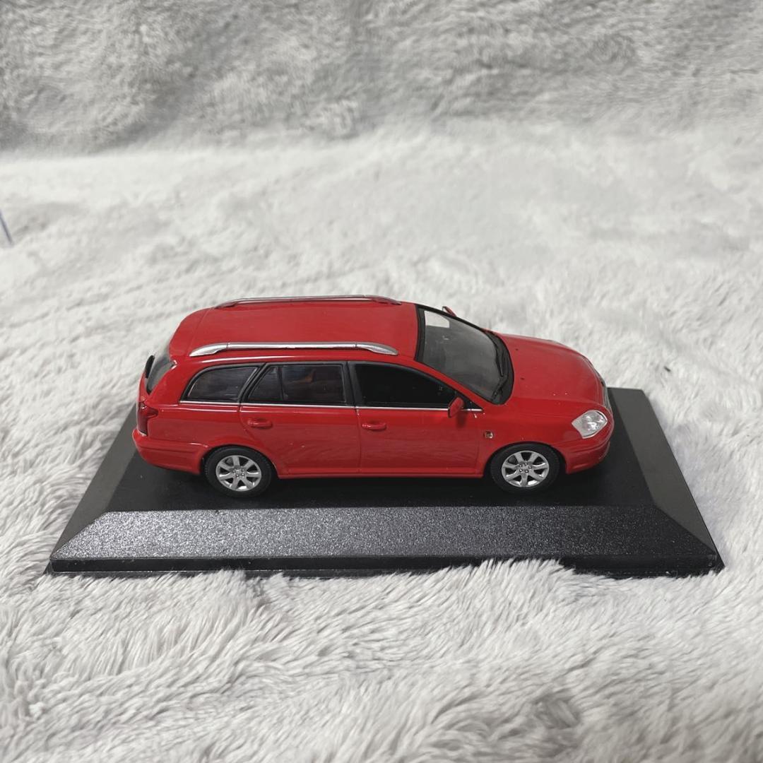 ミニチャンプス 1/43 トヨタ アベンシス ソーラーレッド ミニカー