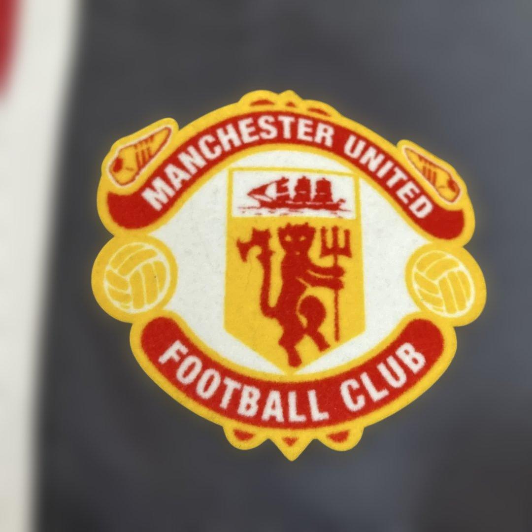 新品未使用タグ付き‼︎マンチェスター×adidasトラックパンツ　ジャージLサイズ