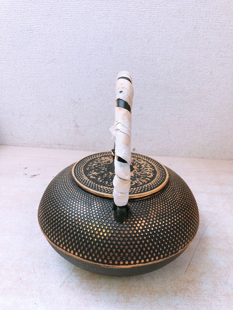 デ*ォ様 【レトロ】南部鉄器 美濃華林作 鉄瓶 純金着 日本茶用品 茶器 伝統工